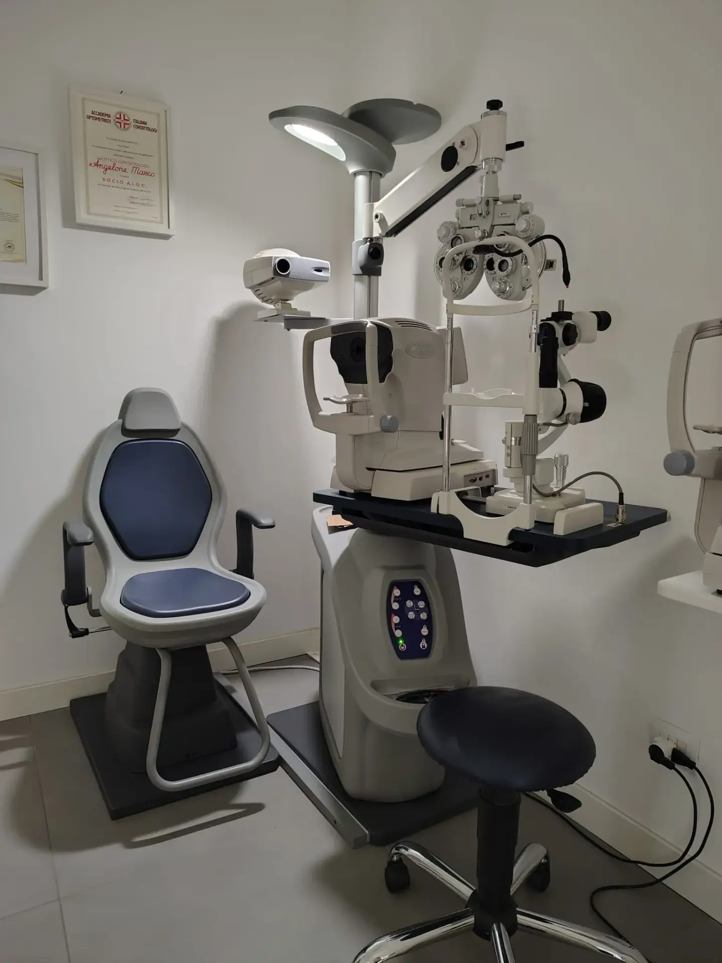 Ambiente optometrico attrezzato presso Ottica Angelone a Ponte San Giovanni