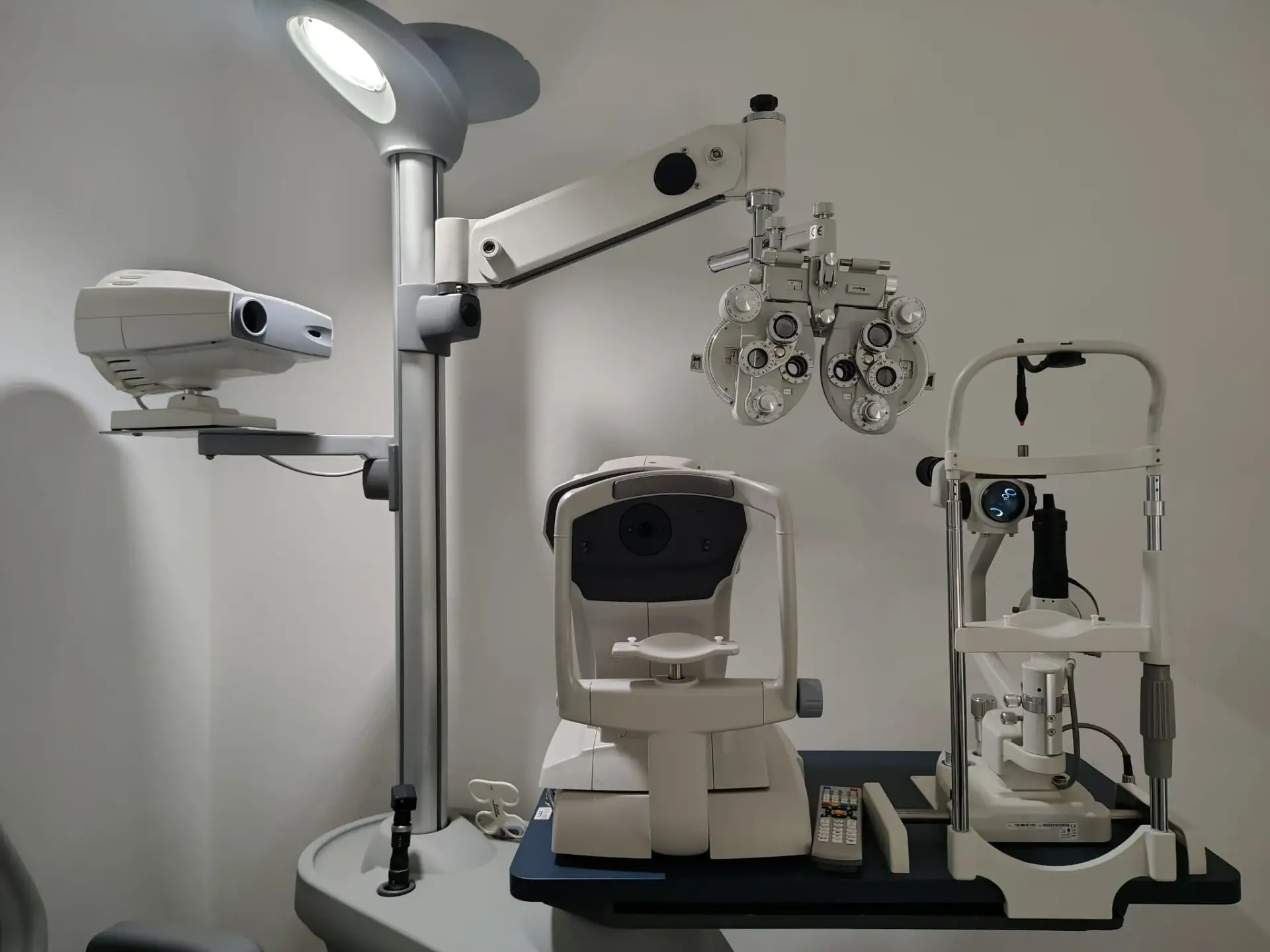 strumentazione per consulenza optometrica avanzata da Ottica Angelone